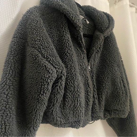 Faux fur zippered cropped jacket - Picture 2 of 8
